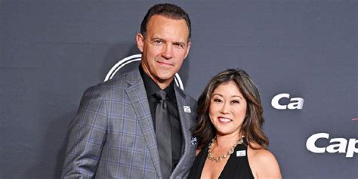Kiyomi Cook Bio, Biography, wiki, NFL, quarterback, coach, affair, married, spouse, salary, net worth, Boyfriend, Husband