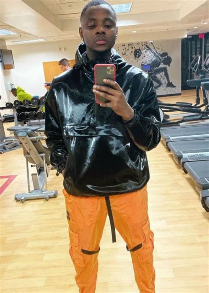 Kizz Daniel Height, Weight, Age, Girlfriend, Family, Facts, Biography