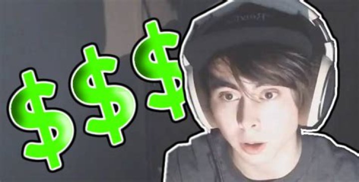LeafyIsHere net worth, income and estimated earnings of Youtuber channel