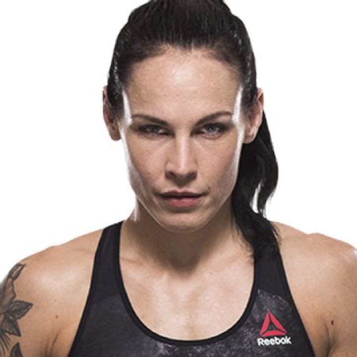 Lina " Elbow Queen" Lansberg Fight Stats, Upcoming bouts, Match Earnings