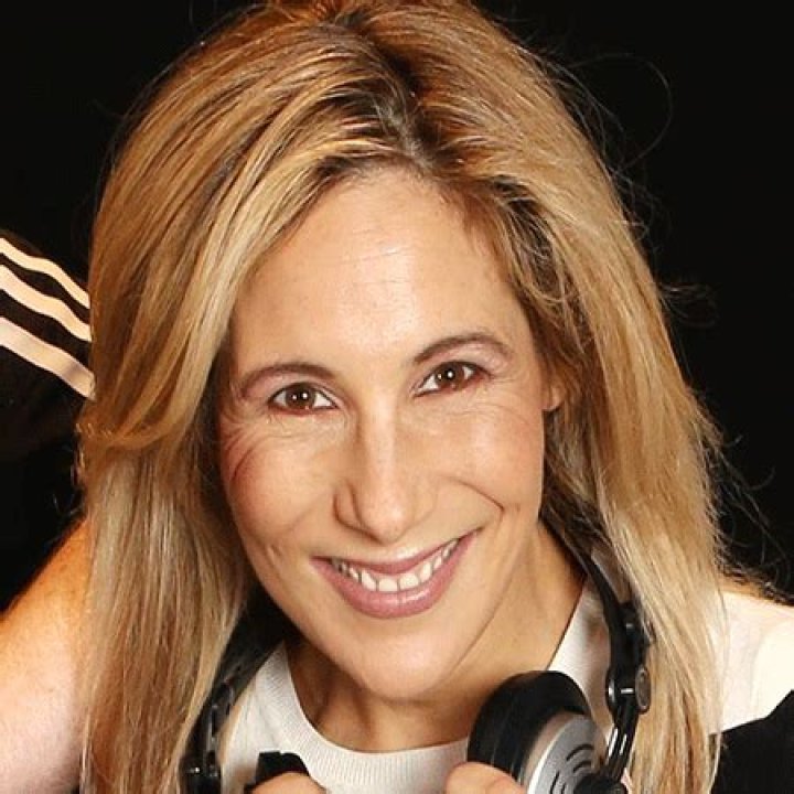 Lisa Fernandez Biography- Salary, Earnings, Net worth, Married, Relationship, Affair, Age, Husband, Children, Career, Height, Family