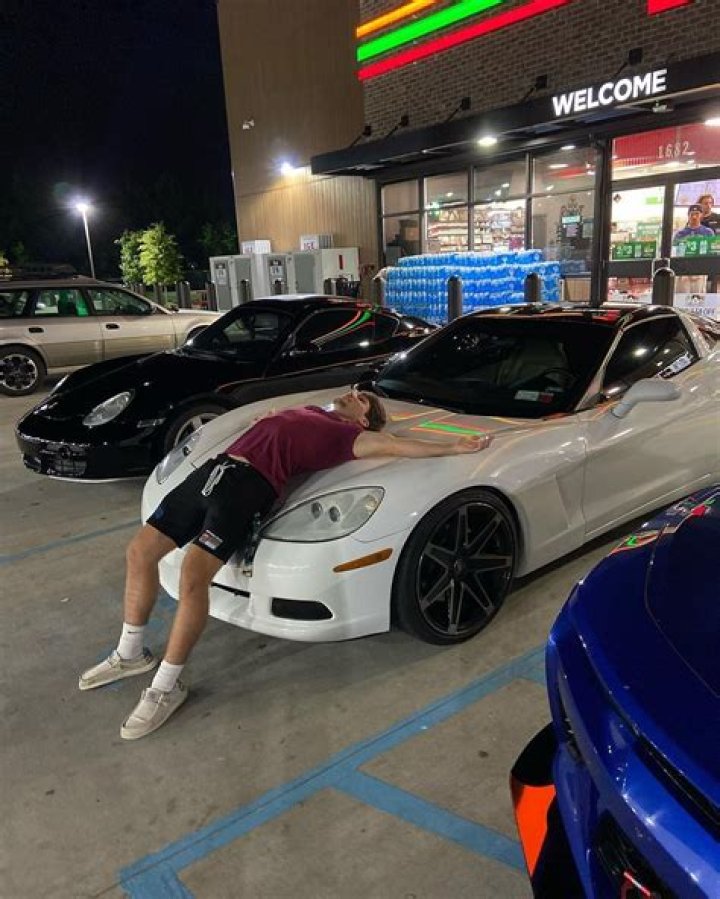 Logan Zehr Height, Weight, Age, Body Statistics