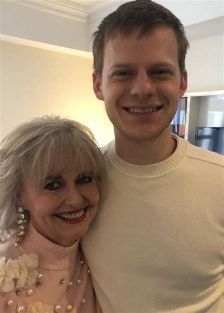 Lucas Hedges Height, Weight, Age, Family, Facts, Biography