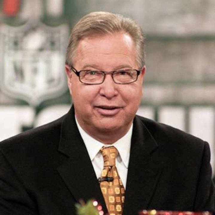 Mack Hollins Bio, Age, Height, Net Worth, Salary, Contract, NFL Draft, & Stats: Is He Dating?