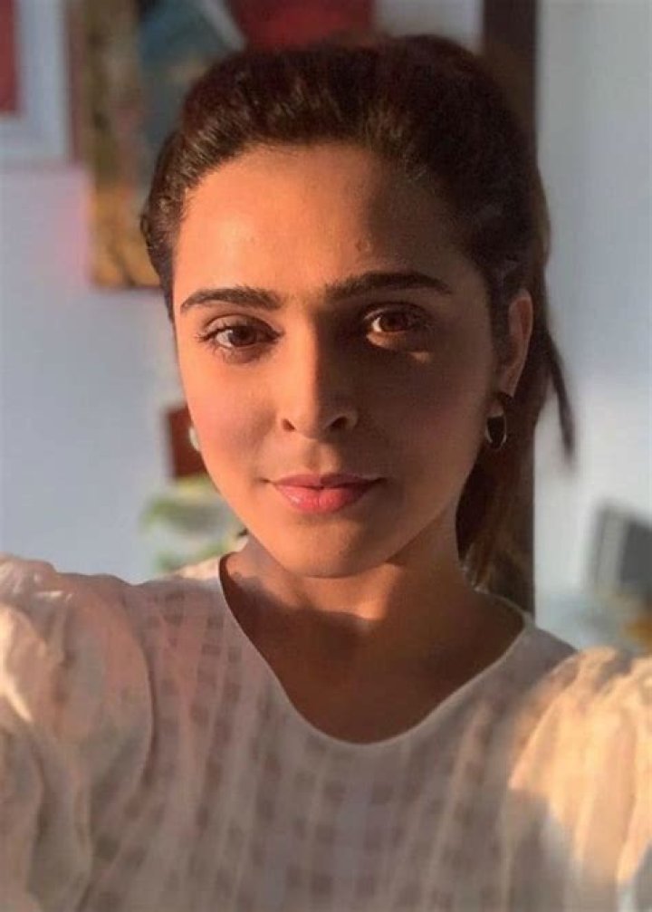 Madhurima Tuli Height, Weight, Age, Body Statistics
