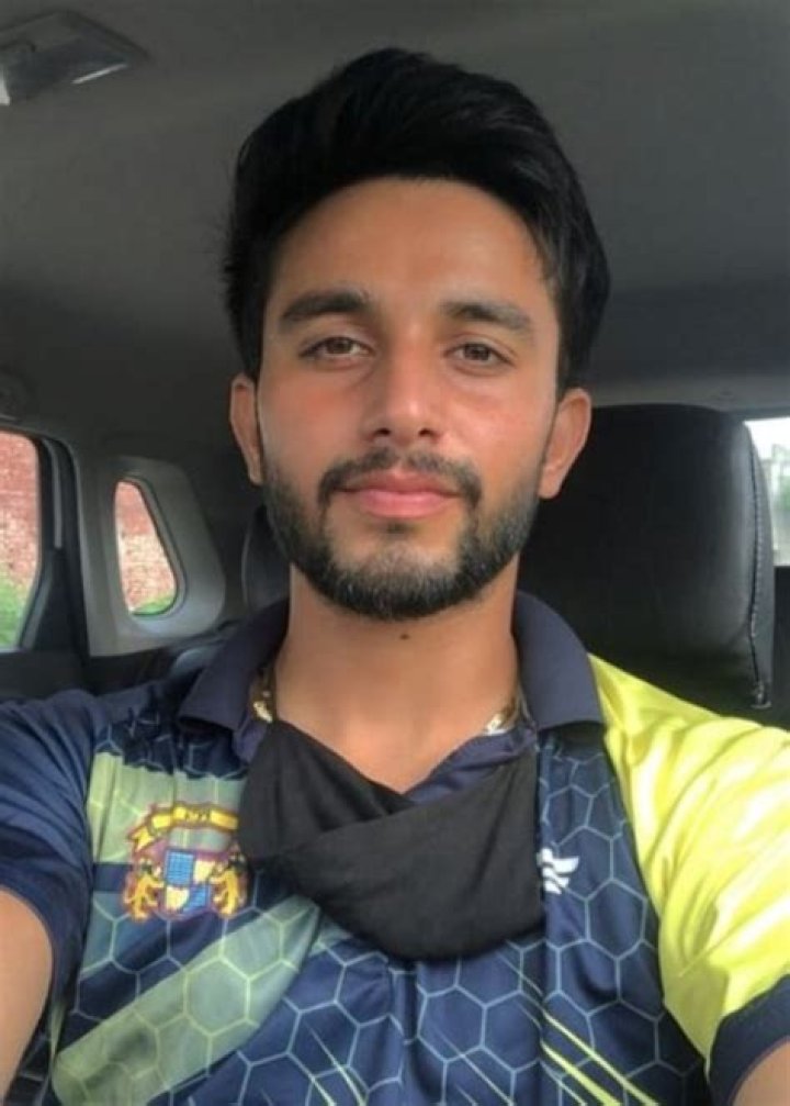 Mayank Markande Height, Weight, Age, Jersey, Family