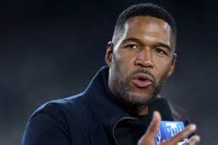 Michael Strahan’s #GoodbyeGap Was the BIGGEST April Fool’s Prank of All Time (Watch) – Celeb Secrets