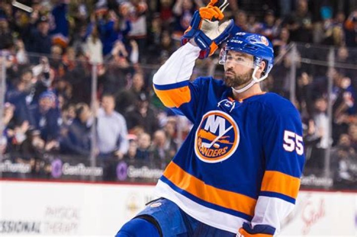 New York Islanders' defender Johnny Boychuk Bio, salary, net worth, career, cap hits, spouse, wife, Girlfriend, facts