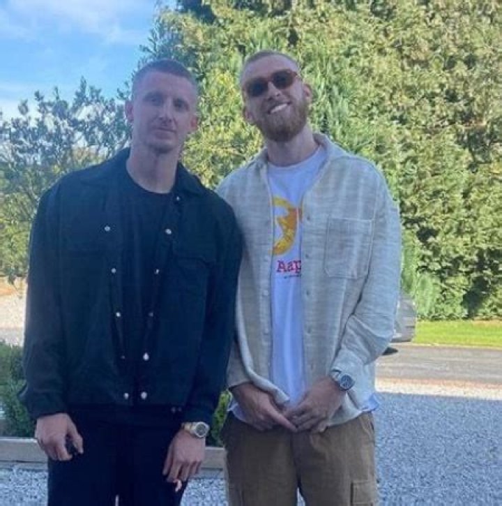 Oli McBurnie Age, Parents, Height, Wiki, Stats, Transfer, Salary, Net Worth, Wife, Girlfriend, and Twitter