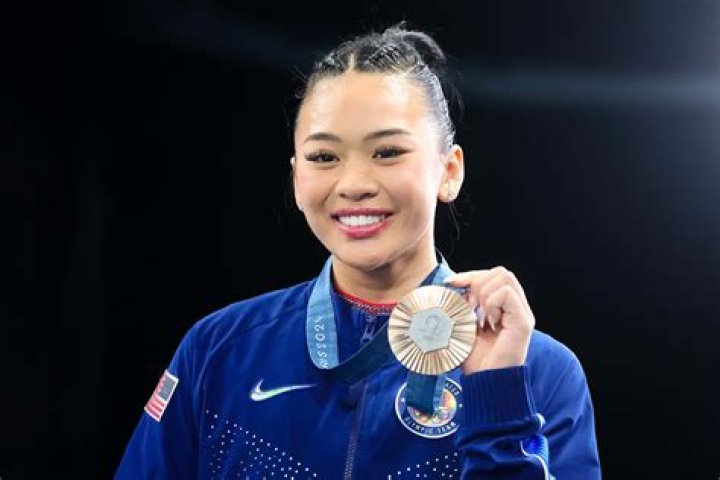 Olympic Gold Medalist Suni Lee's Bio, Age, Parents, Relationships, Boyfriend, Net Worth, Sponsors, Earnings