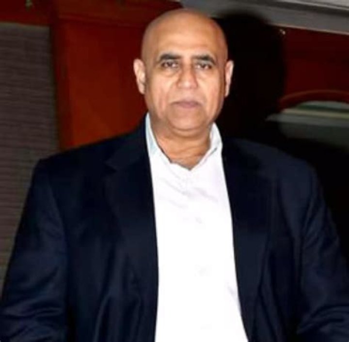 Puneet Issar Height, Weight, Age, Spouse, Family, Facts, Biography