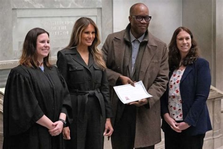 Queen Elizabeth Just Made a Rare Public Appearance Amid Health Issues