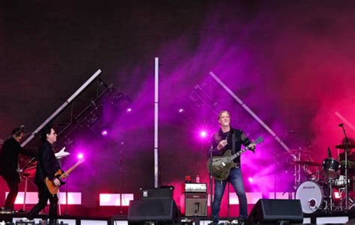 Queens Of The Stone Age’s Singer, Josh Homme, Collapses Onstage