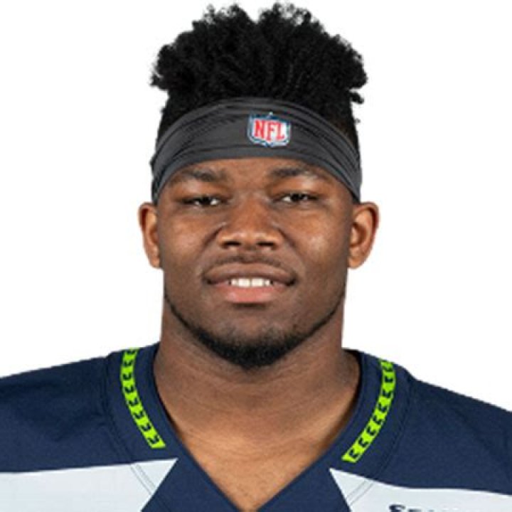 Rashaad Penny Biography- MLB player, Salary, Net worth, Contract, Stats, Married, Girlfriend, Age, height, Relationship, Affair, Nationality, Earnings