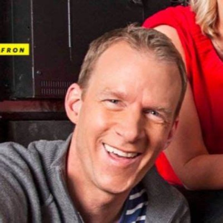 Robin van Persie | Bio-salary,net worth,married,affair,dating,children,bio,career