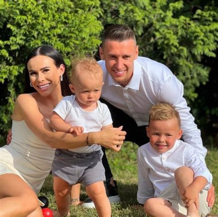 Scoccer Player Angel Mena's Wife, Kids, Salary, Net Worth, Wiki, Age, Height, Stats, FIFA 22, Instagram