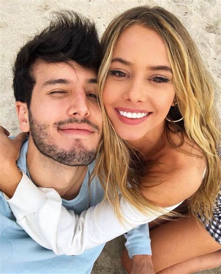 Sebastián Yatra Height, Weight, Age, Girlfriend, Family, Facts, Biography