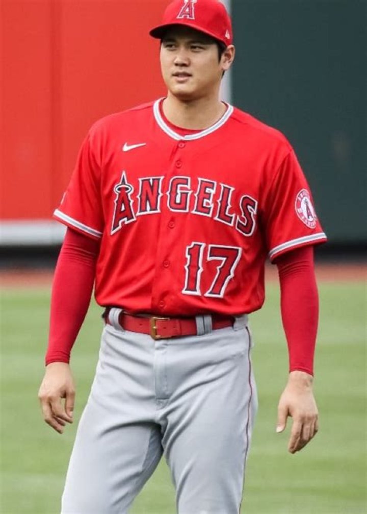 Shohei Ohtani Height, Weight, Age, Girlfriend, Family