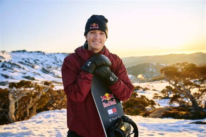 Snowboarder Scotty James Talks Kangaroos, Boxing and Investing on Kevin Hart’s “Cold As Balls” – Celeb Secrets