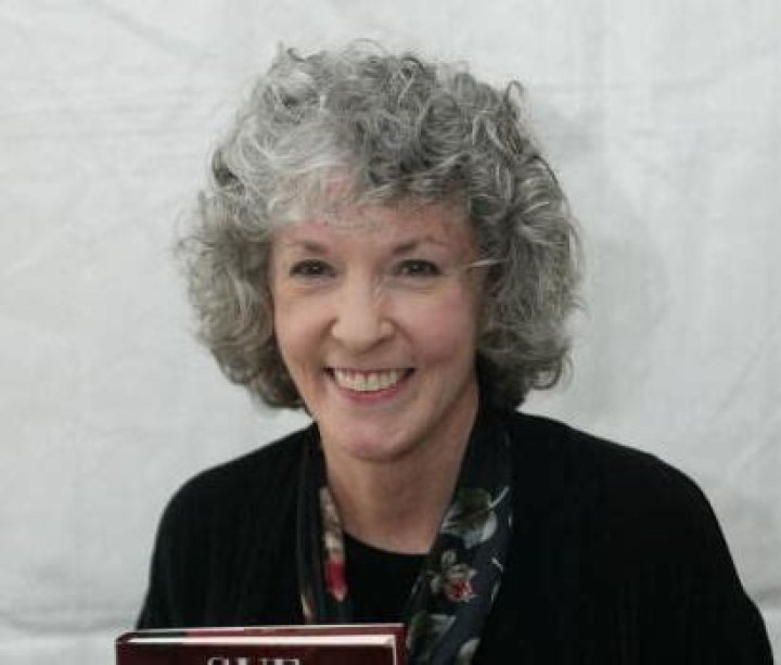 Sue Grafton Net Worth | Celebrity Net Worth