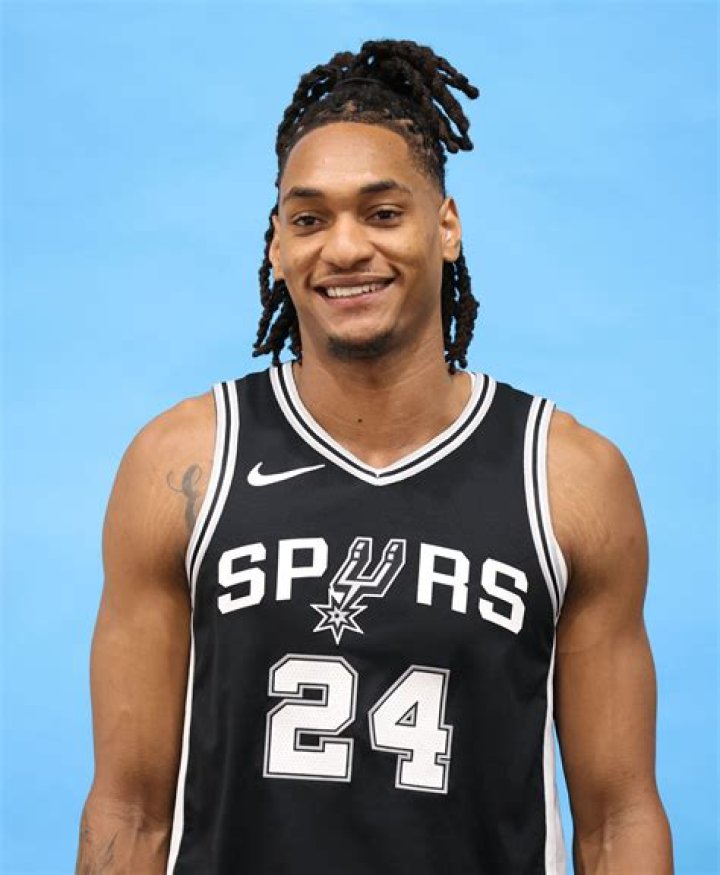 The 2020 NBA Draft Prospect Devin Vassell's Projected Salary and Contract; Devin's Affair, Girlfriend, Age, Height, Family