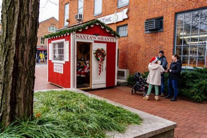 The 8 Best Small Towns for Celebrating Christmas