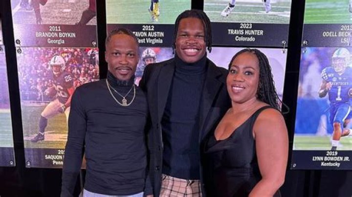 The father of 3, Hunter has a net worth over $1 million. How is his wife?