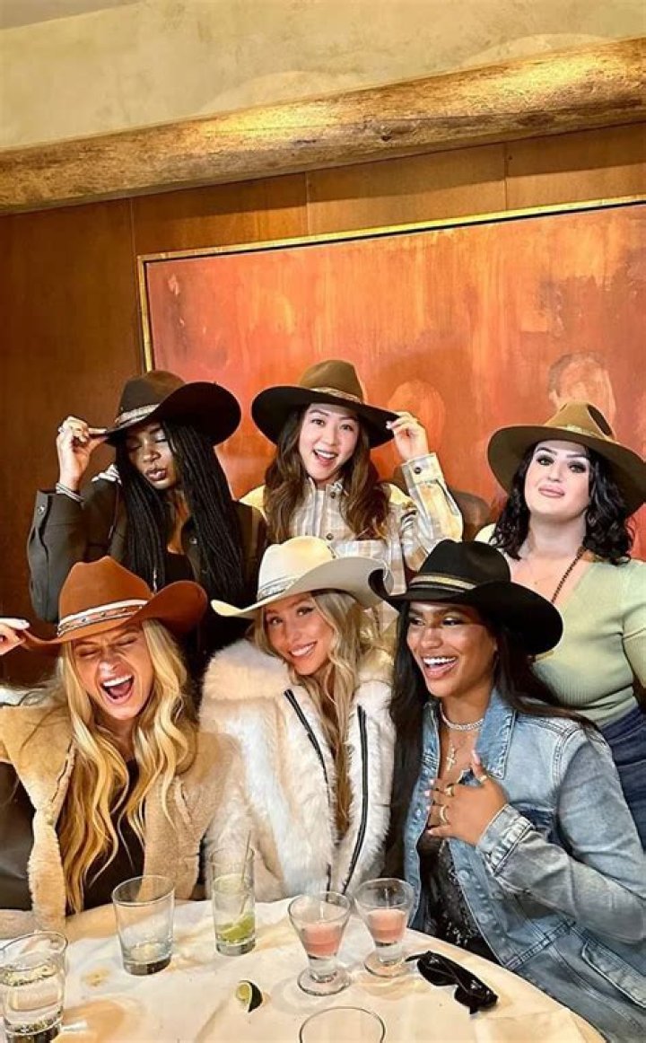 TikToker Alexandra "Xandra" Pohl Reveals the Reality of the Influencer Community