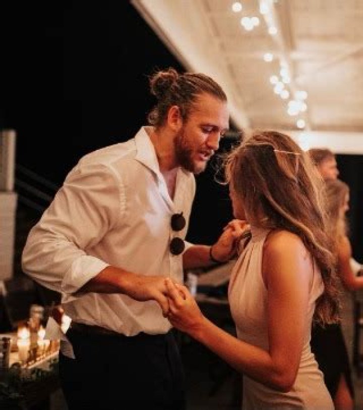 TJ Hockenson Contract, Salary, and Net worth (Bio, Age, Family, Girlfriend, Affair, Relationship)