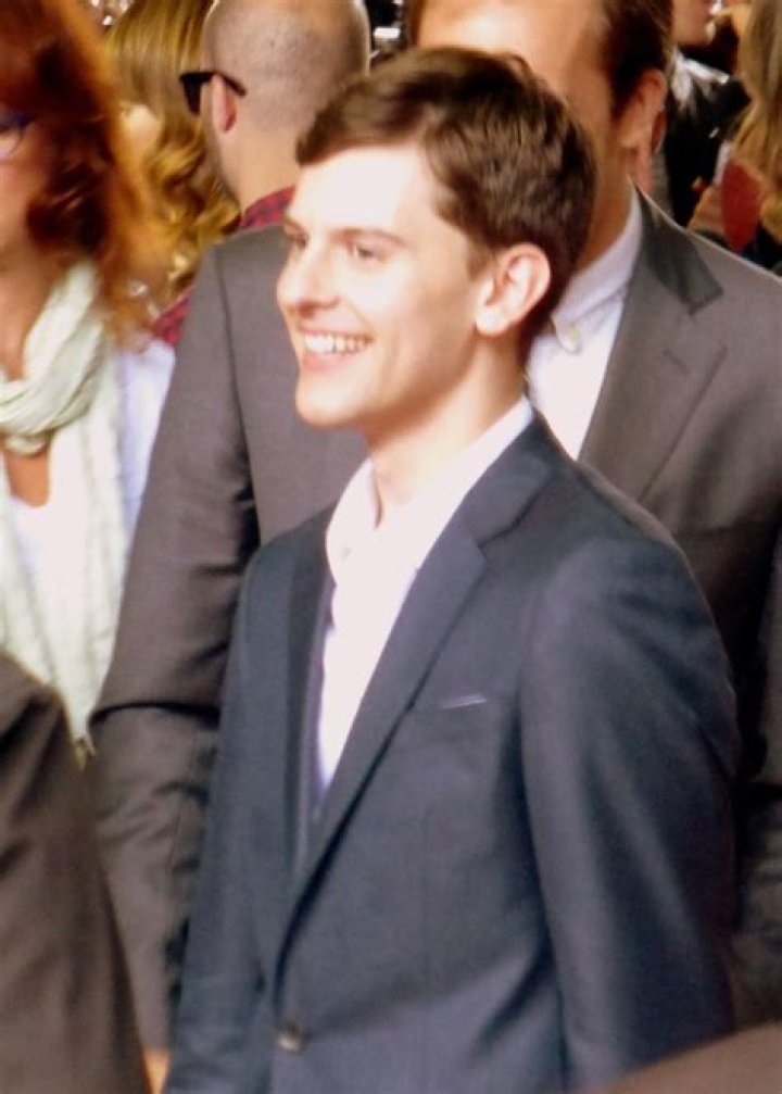 Travis Tope Height, Weight, Age, Girlfriend, Family, Facts, Biography