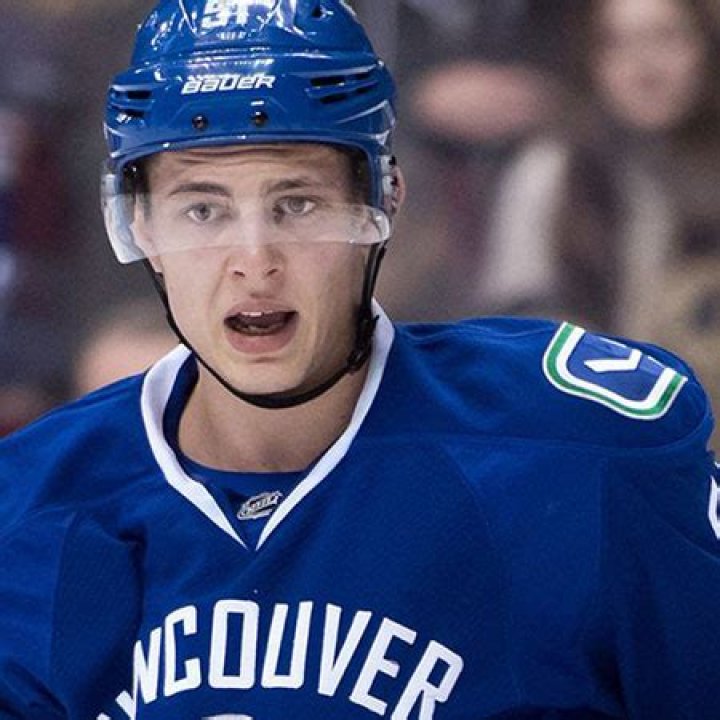 Troy Stecher Biography-salary, net worth, married, affair, relationship, nhl, stats, contracts, age, career, girlfriend