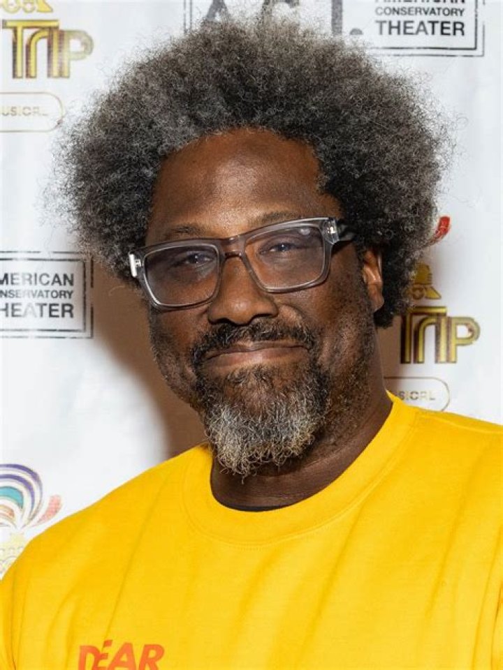 Walter Kamau Bell Net Worth