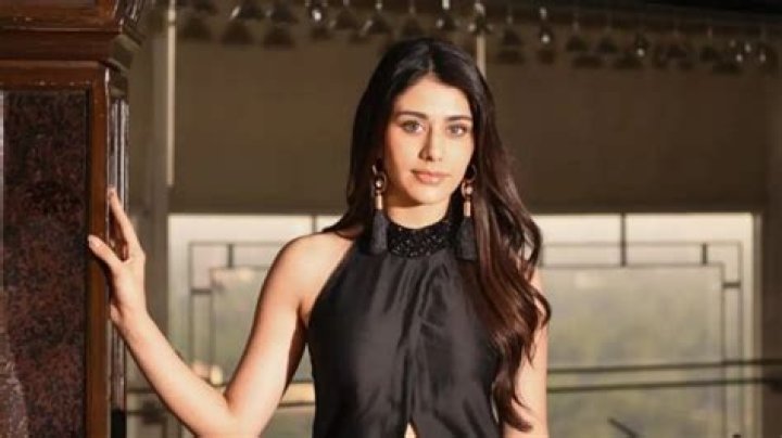 Warina Hussain Height, Weight, Age, Body Statistics