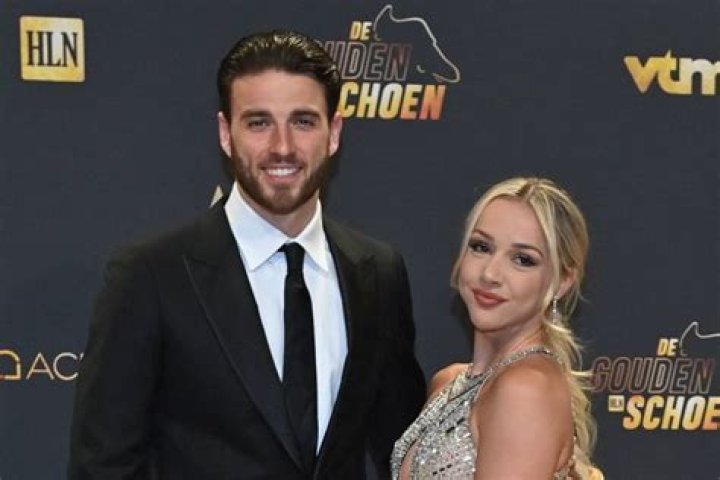 Wesley Hoedt | Bio-salary,net worth,married,affair,dating,children,girlfriend,relationship