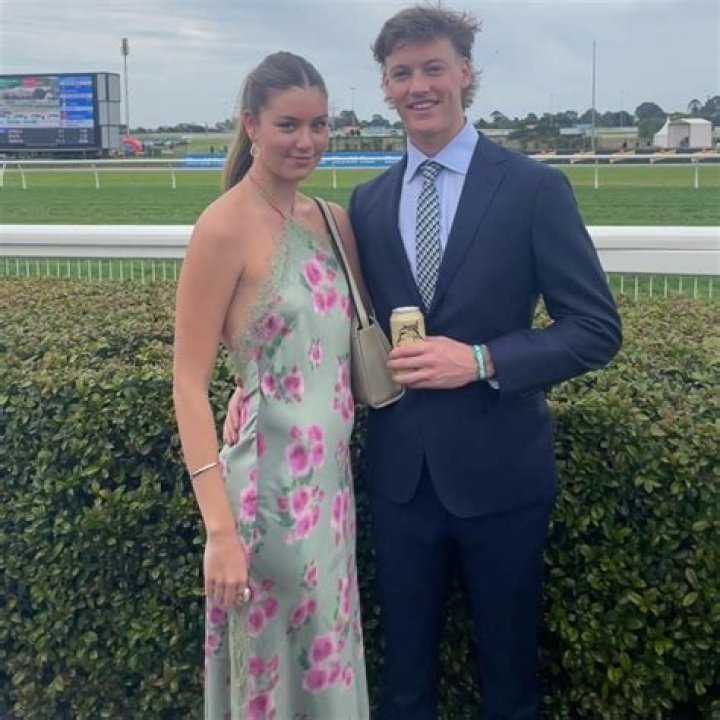 Who is Flynn Curry Dating Now