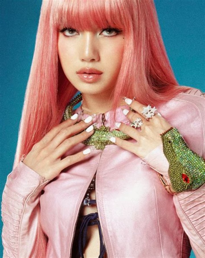 Who is Lisha Wei Dating Now?