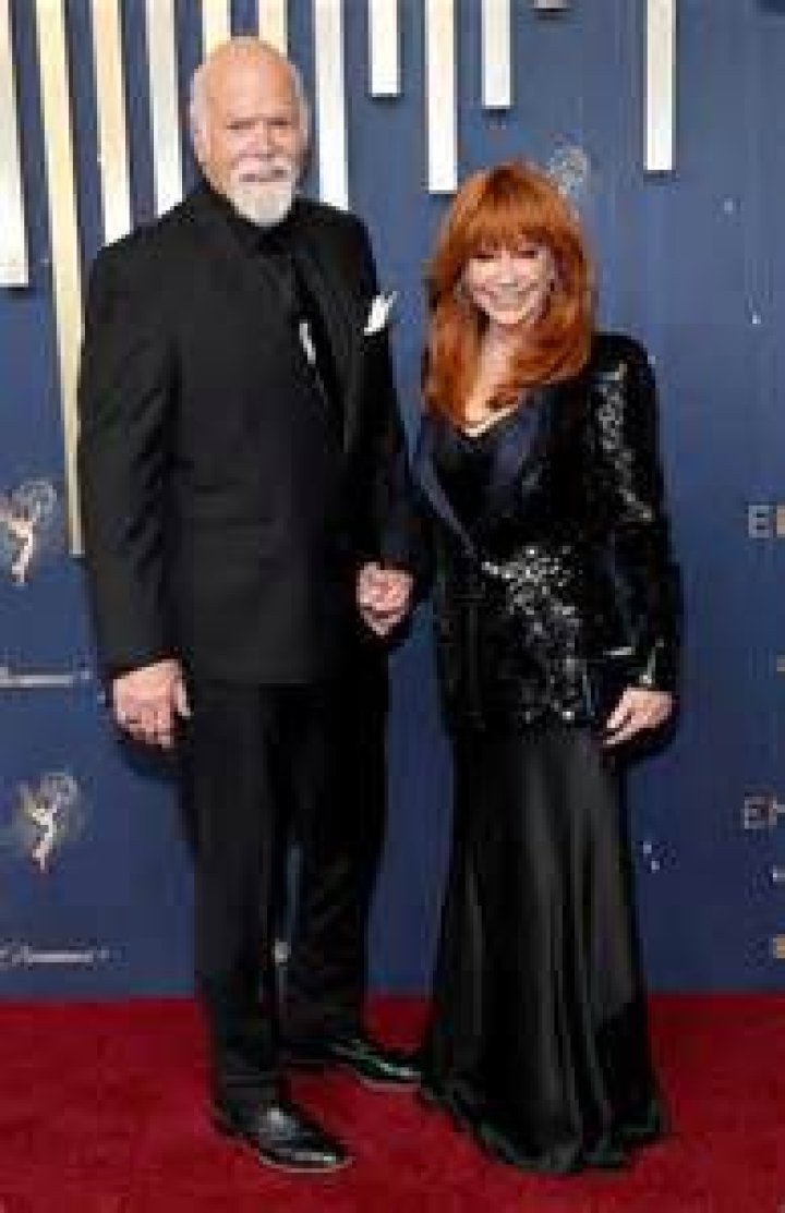 Who is Reba McEntire Dating Now?