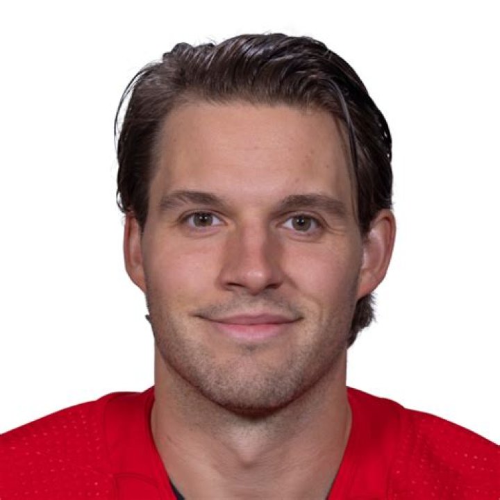 Winnipeg Jets defender Ben Chiarot Bio, salary, net worth, career, cap hits, spouse, wife, Girlfriend, facts, Stats