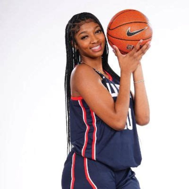 WNBA Player Bria Hartley Bio, salary, net worth, career, contract, stats, earnings, affair, Boyfriend, age, height, weight, body figure