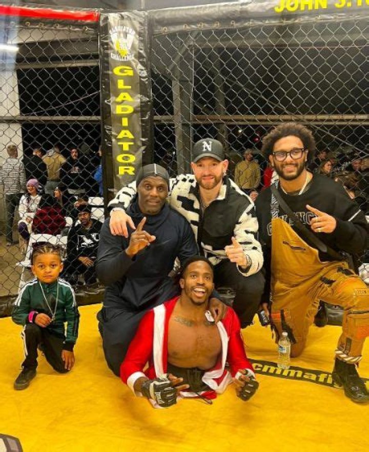 
Zion Clark, Wins Pro MMA debut. A Wrestler Born Without Legs: His MMA Debut Match Details